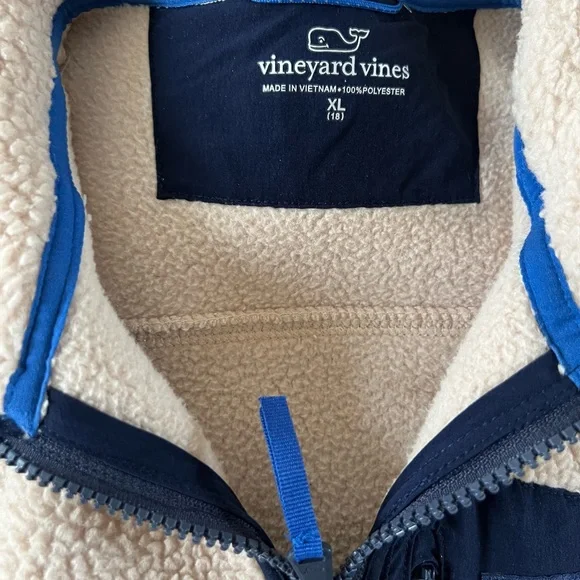 Vineyard Vines Boys Sherpa 1/4 Zip - Picture 3 of 3